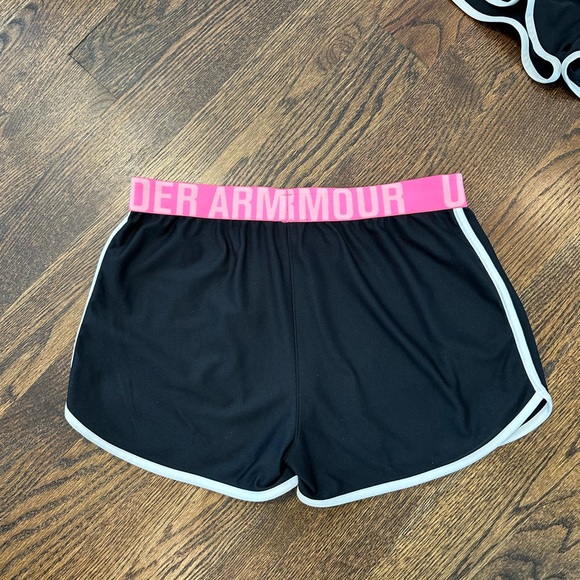 Girls Under Armour Athletic Shorts set of 2. Mint condition. Size youth XL. - Picture 6 of 9